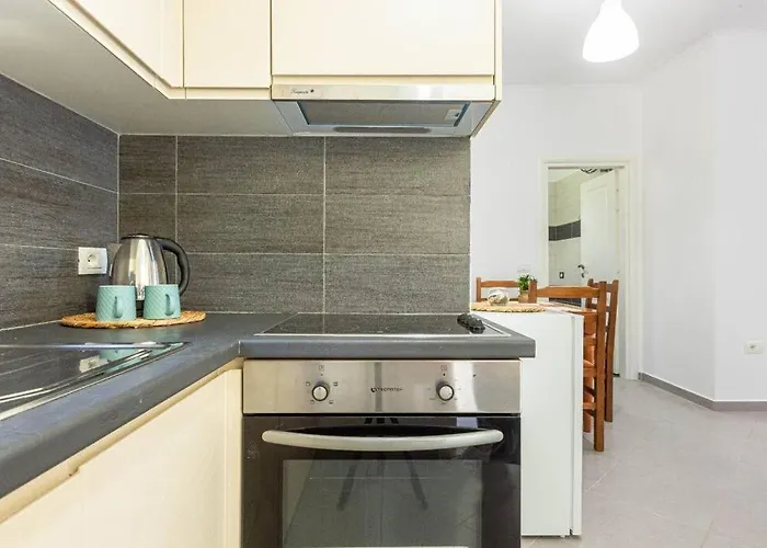 Hi'mare View 2 Room, Parking, Kitchen & Balcony Himarë