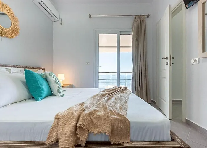 Hi'mare View 2 Room, Parking, Kitchen & Balcony