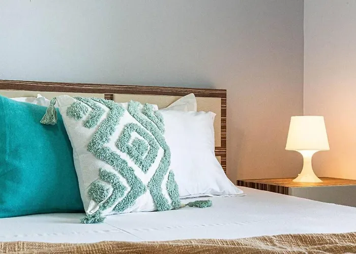 Hi'mare View 2 Room, Parking, Kitchen & Balcony *