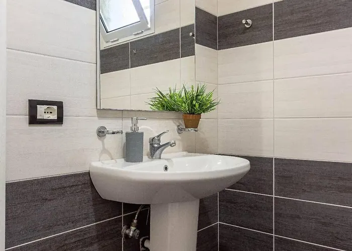 Hi'mare View 2 Room, Parking, Kitchen & Balcony Himarë